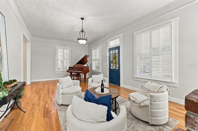 1801 W HILLS AVENUE, Tampa, FL 33606