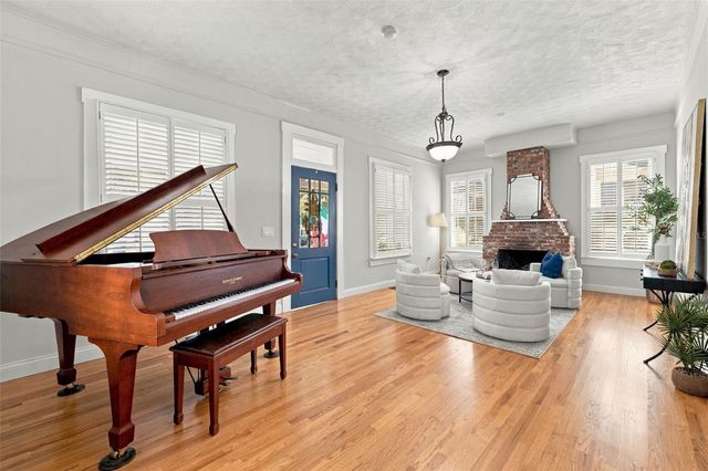 1801 W HILLS AVENUE, Tampa, FL 33606