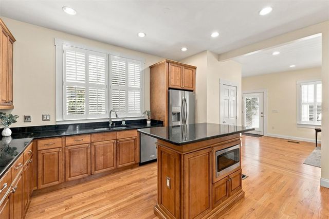 1801 W HILLS AVENUE, Tampa, FL 33606