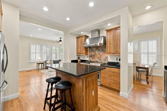 1801 W HILLS AVENUE, Tampa, FL 33606