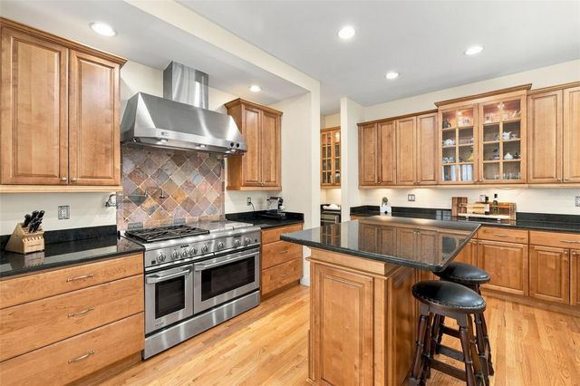 1801 W HILLS AVENUE, Tampa, FL 33606