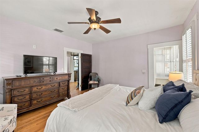 1801 W HILLS AVENUE, Tampa, FL 33606