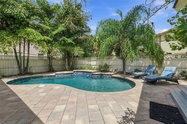 1801 W HILLS AVENUE, Tampa, FL 33606