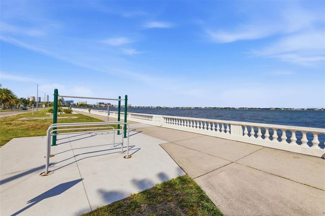 1801 W HILLS AVENUE, Tampa, FL 33606