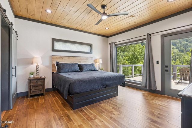 332 Sterling Drive, Gatlinburg, TN 37738