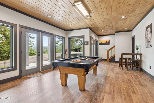 332 Sterling Drive, Gatlinburg, TN 37738