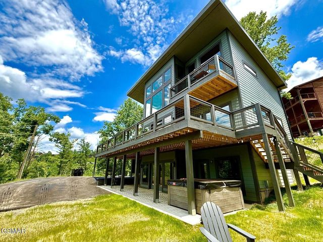 332 Sterling Drive, Gatlinburg, TN 37738