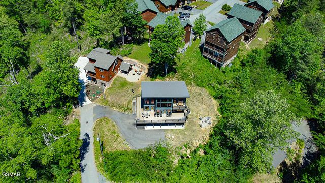 332 Sterling Drive, Gatlinburg, TN 37738