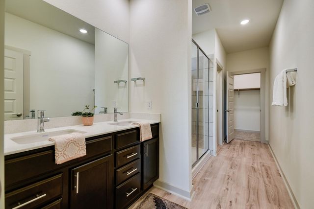 7400 Daves Landing DR, Austin, TX 78724