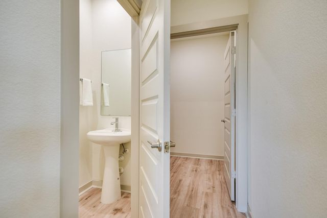 7400 Daves Landing DR, Austin, TX 78724