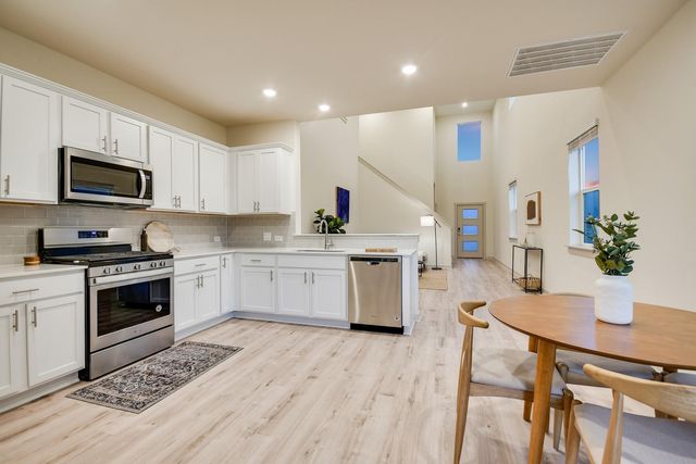 7400 Daves Landing DR, Austin, TX 78724