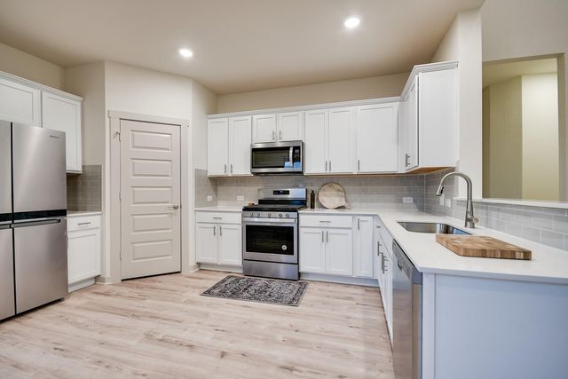 7400 Daves Landing DR, Austin, TX 78724