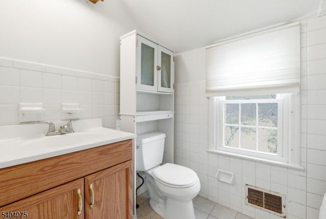 14 Golden Crowned Kinglet, Allamuchy Twp., NJ 07840