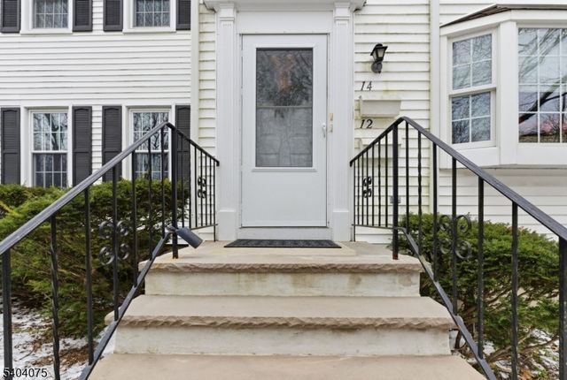 14 Golden Crowned Kinglet, Allamuchy Twp., NJ 07840