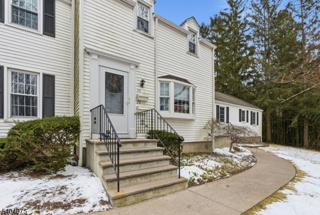 14 Golden Crowned Kinglet, Allamuchy Twp., NJ 07840