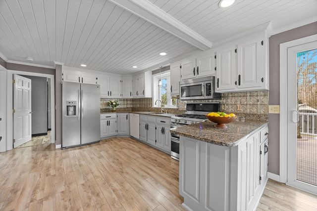 17 Kettle Drum Lane, Sandwich, MA 02537