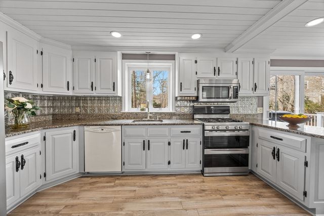 17 Kettle Drum Lane, Sandwich, MA 02537