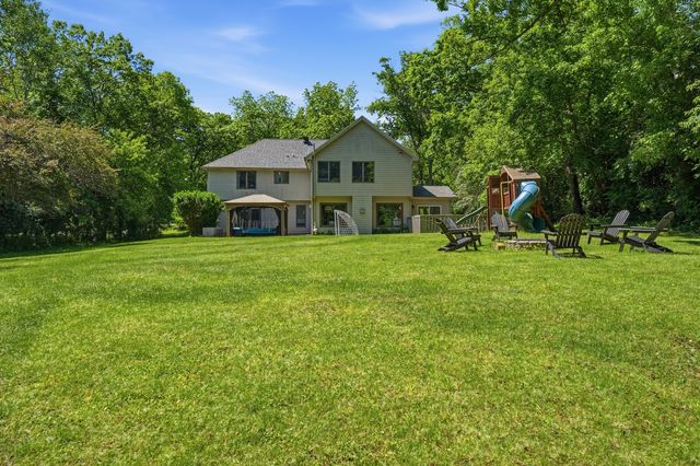 26792 W LAKEVIEW Drive S, Lake Barrington, IL 60084