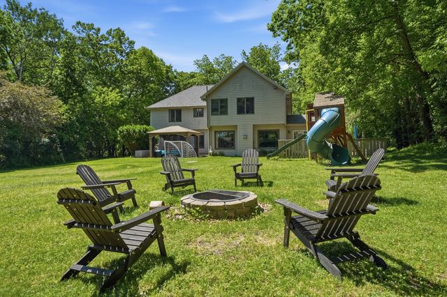 26792 W LAKEVIEW Drive S, Lake Barrington, IL 60084