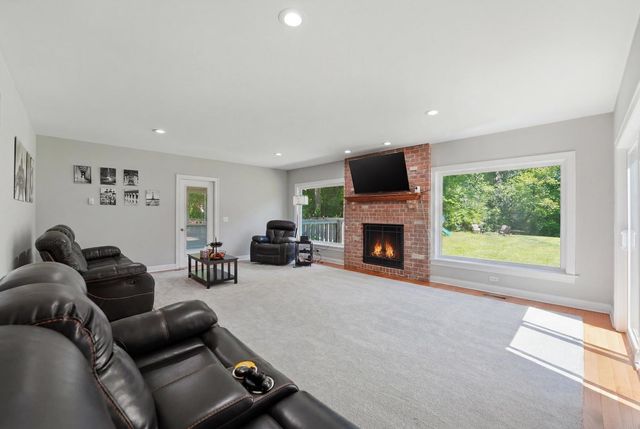26792 W LAKEVIEW Drive S, Lake Barrington, IL 60084