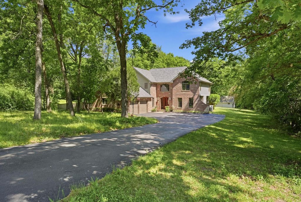 26792 W LAKEVIEW Drive S, Lake Barrington, IL 60084