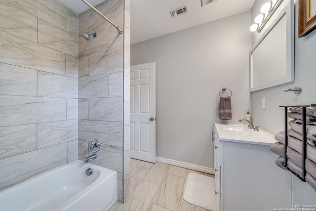 811 W Kings, San Antonio, TX 78212