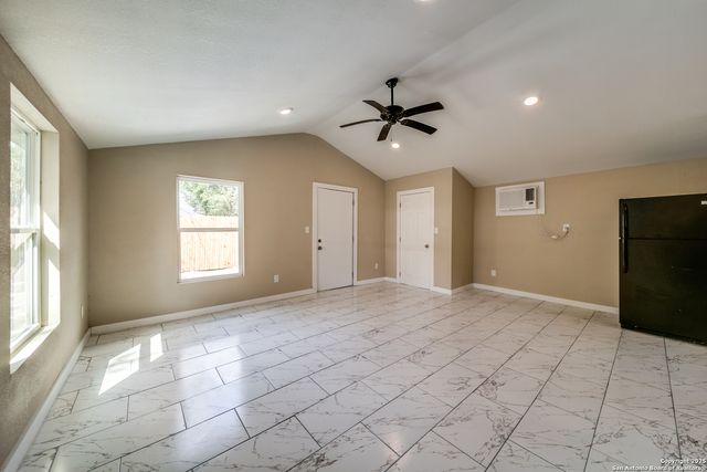 811 W Kings, San Antonio, TX 78212