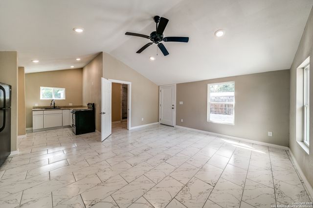 811 W Kings, San Antonio, TX 78212