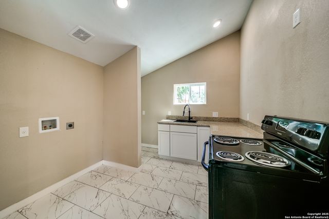 811 W Kings, San Antonio, TX 78212