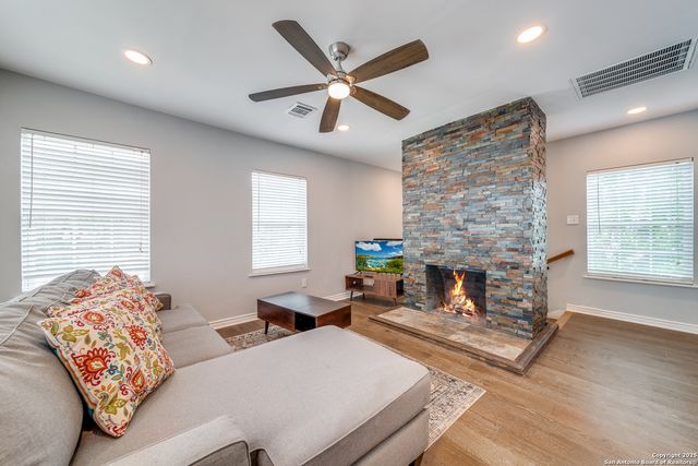 811 W Kings, San Antonio, TX 78212