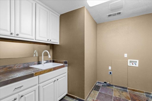 3403 Freitas Ct, Turlock, CA 95382