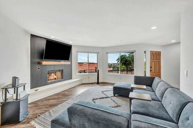 4016 Ampudia, San Diego, CA 92110