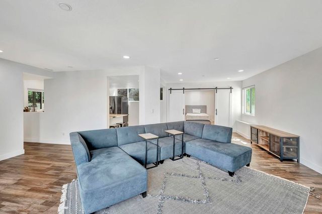 4016 Ampudia, San Diego, CA 92110