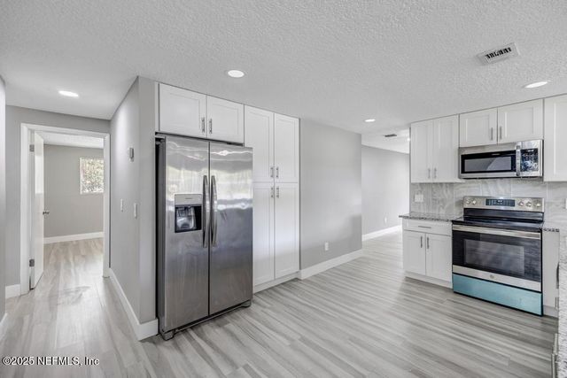 1215 BLUEHILL Drive, Jacksonville, FL 32218