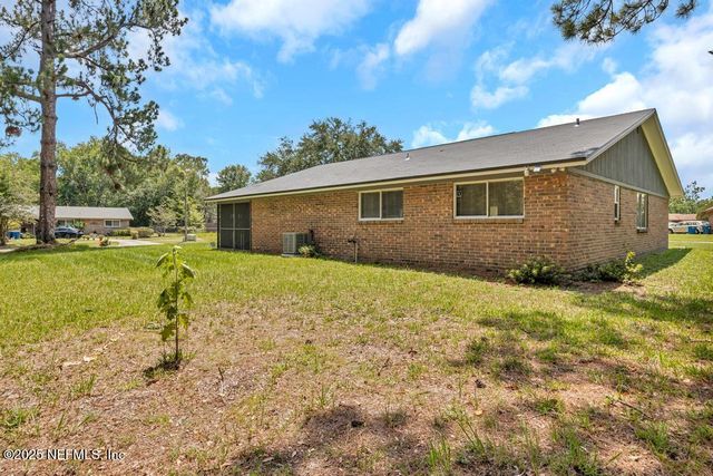 1215 BLUEHILL Drive, Jacksonville, FL 32218