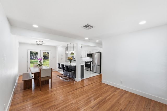 2014 Woodcrest Drive, Houston, TX 77018
