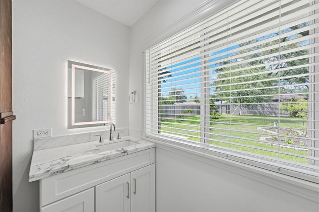 2014 Woodcrest Drive, Houston, TX 77018