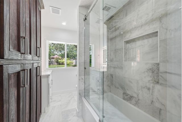 2014 Woodcrest Drive, Houston, TX 77018