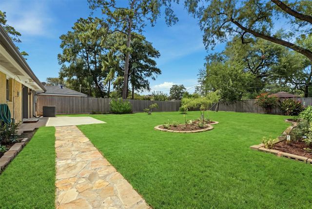 2014 Woodcrest Drive, Houston, TX 77018