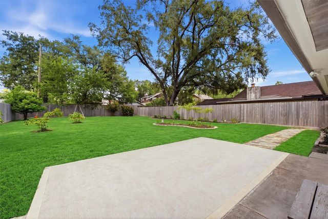 2014 Woodcrest Drive, Houston, TX 77018