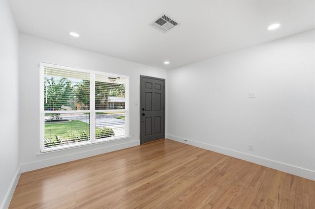 2014 Woodcrest Drive, Houston, TX 77018