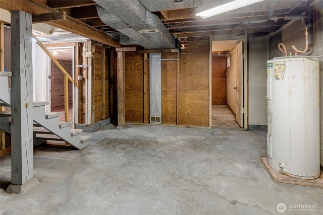 12004 5th Ave NE, Seattle, WA 98125