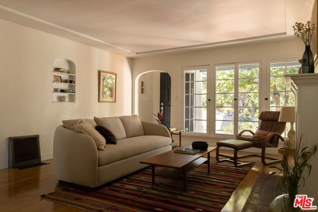 3666 Roderick Road, Los Angeles, CA 90065 — photo 4