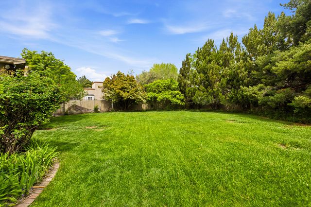 1116 Salamanca Street NW, Los Ranchos, NM 87107