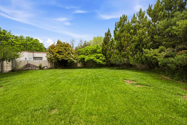 1116 Salamanca Street NW, Los Ranchos, NM 87107