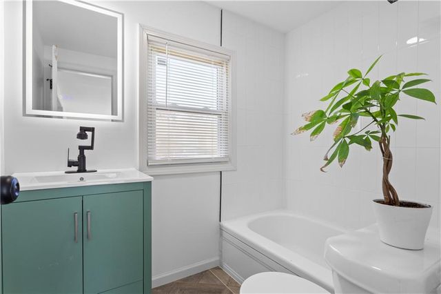 828 E 82nd Street, Kansas City, MO 64131