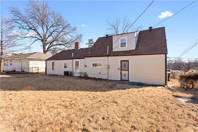 828 E 82nd Street, Kansas City, MO 64131