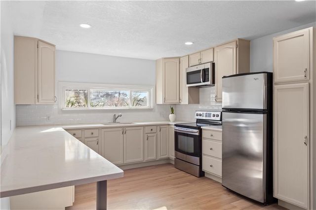 828 E 82nd Street, Kansas City, MO 64131