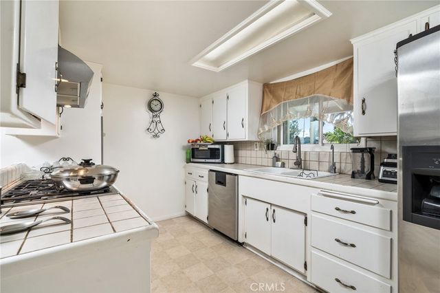 5035 Carlingford Avenue, Riverside, CA 92504