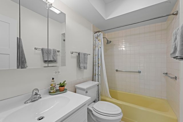 2300 Windsor Mall 1F, Park Ridge, IL 60068